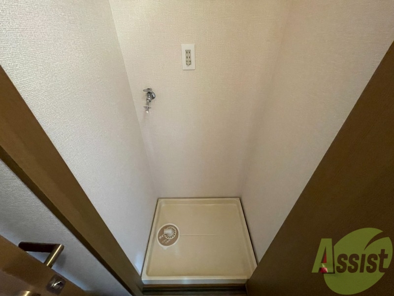 その他設備　洗濯パンが設置されており洗濯機も問題なく設置出来そうですね。