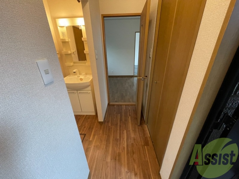 玄関　玄関でございます。毎日の出入りはこちらから。