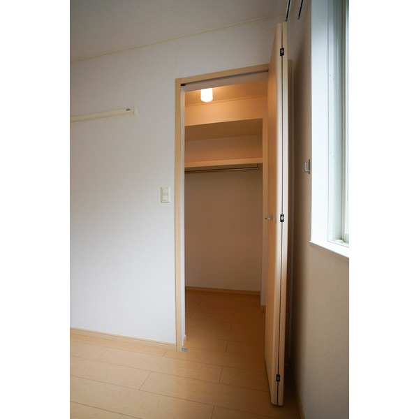 収納　同じ建物の別のお部屋