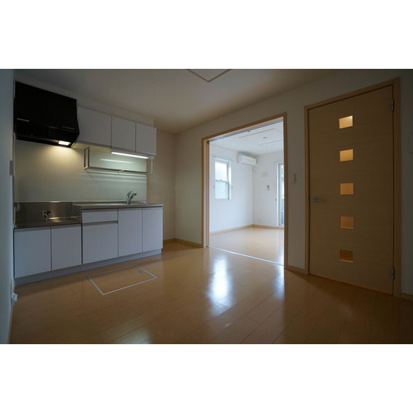 居室・リビング　同じ建物の別のお部屋