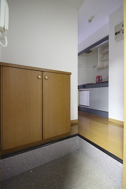 玄関　同物件別室です。