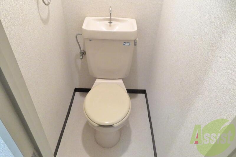 トイレ　トイレはこじんまりとした感じで落ち着きます。