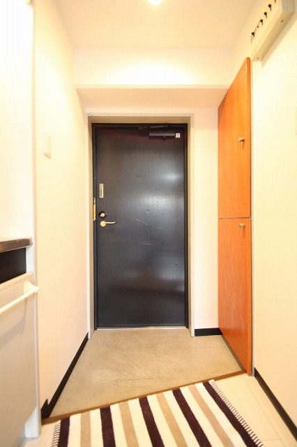 玄関　同物件別室です。