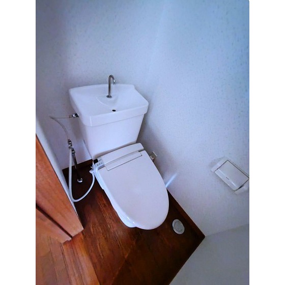 トイレ　温水洗浄機能付き便座♪