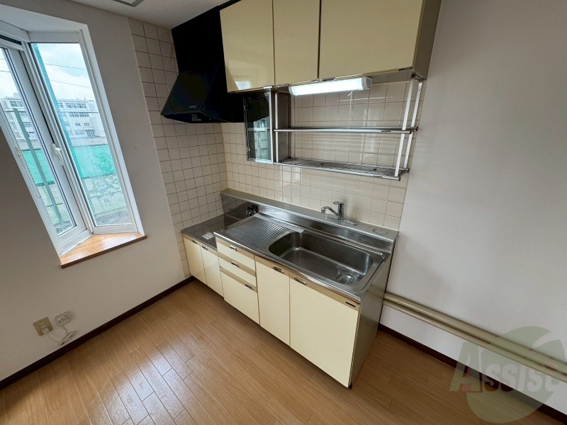 キッチン　キッチンはスペースも広々していて使いやすそうですよ！