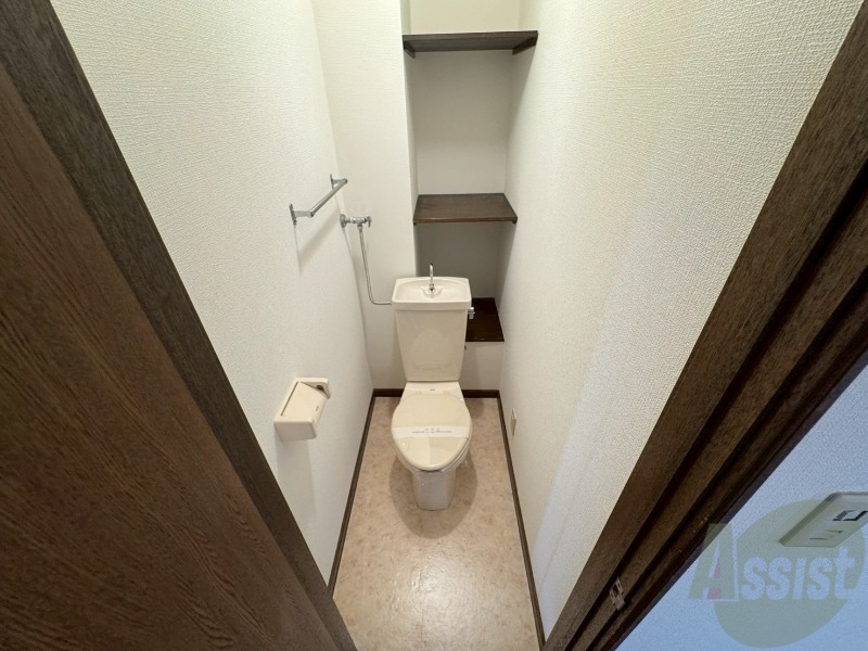 トイレ　こちらはトイレです。清潔感があり、安心して使用できます。