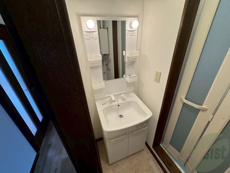 洗面設備　こちらに洗面台があります。朝の洗顔はこちらで。