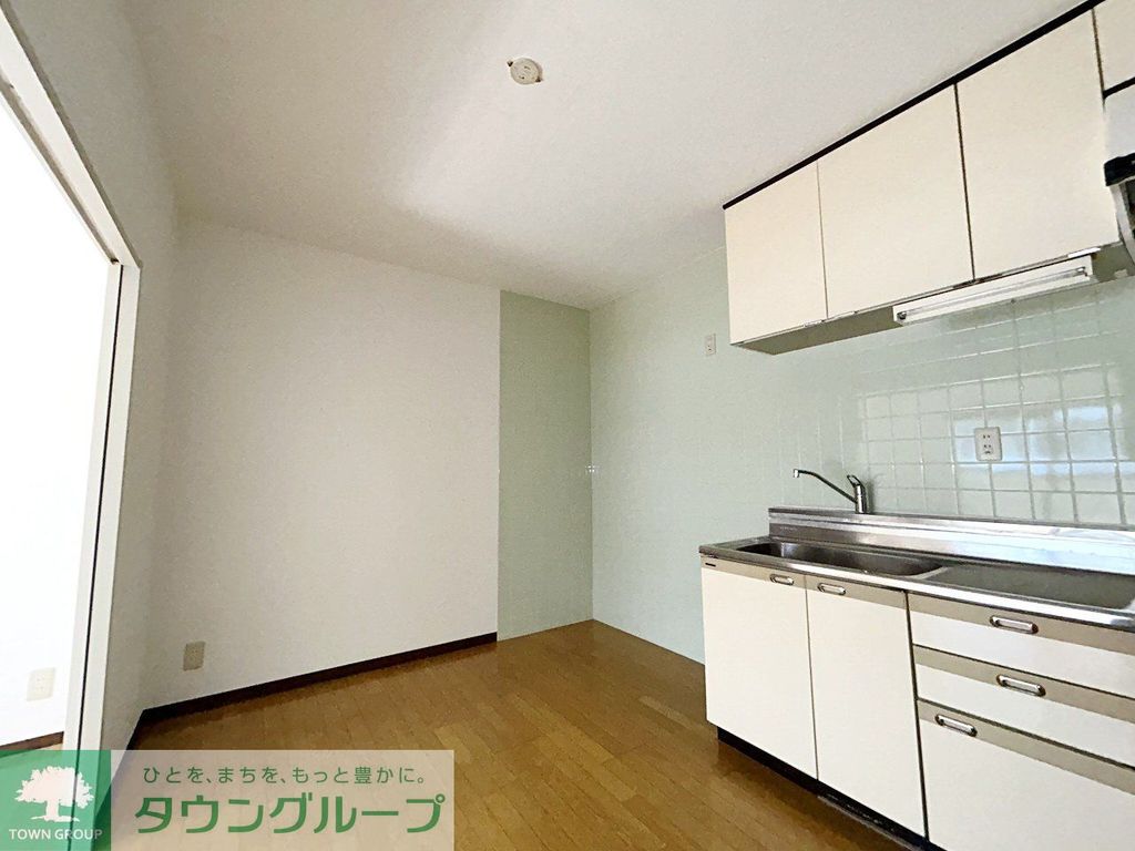 居室・リビング　キッチン