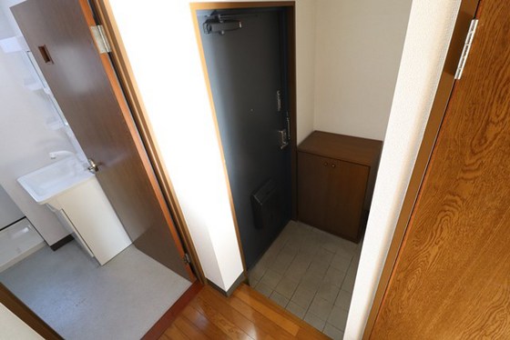 玄関　※別部屋の写真です