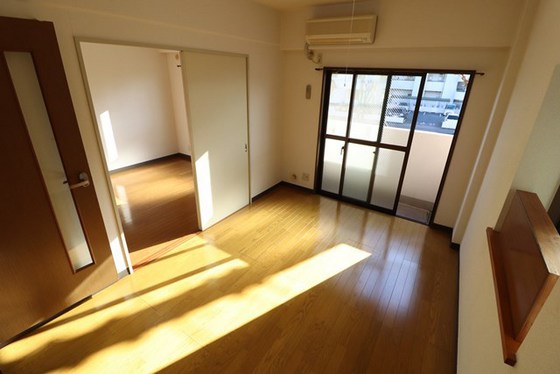 居室・リビング　※別部屋の写真です