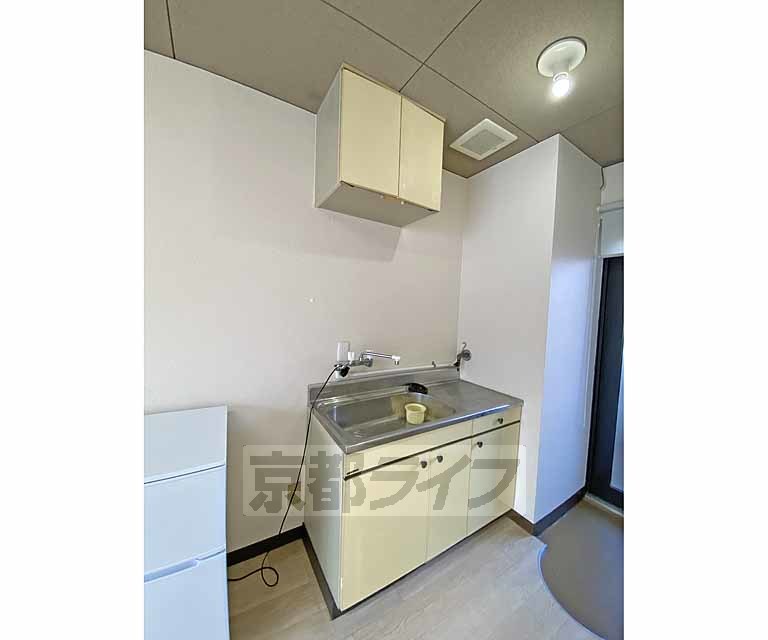 キッチン　広めのシンクの自炊しやすいキッチンです。