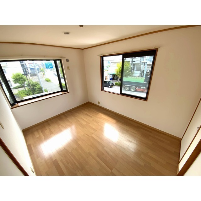 居室・リビング　角部屋・２面採光