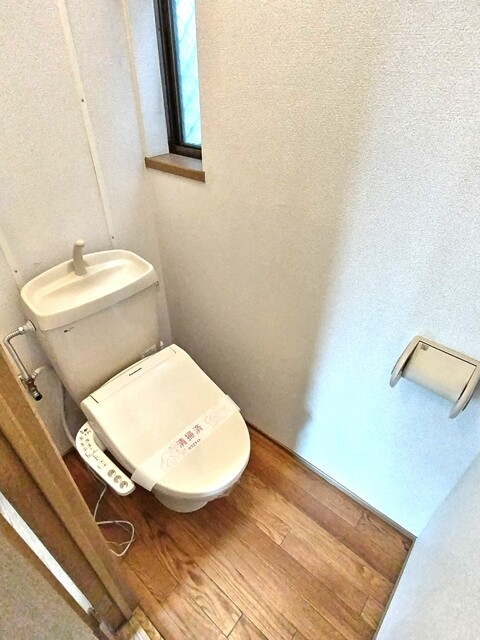 トイレ　★★トイレは嬉しい洗浄機能付き便座です♪★★