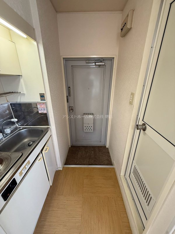 玄関　玄関口から見たお部屋です