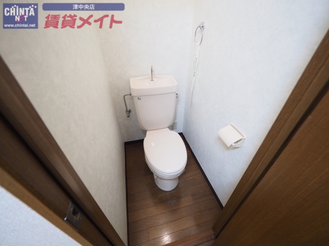 トイレ　同型参考写真