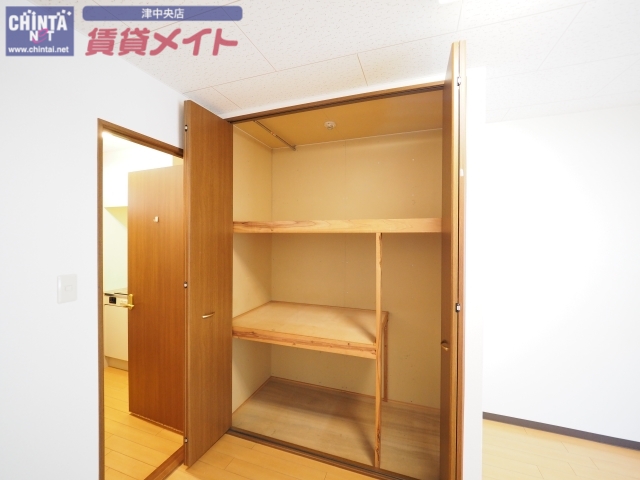 収納　同型参考写真