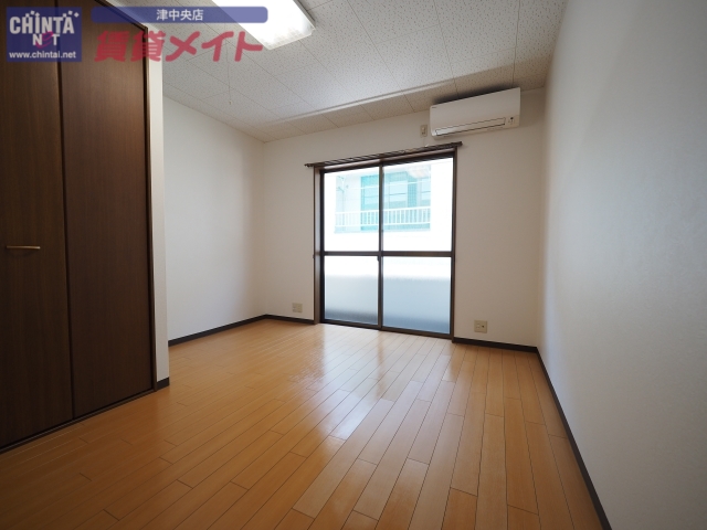 居室・リビング　同型参考写真