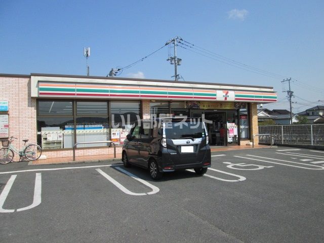 コンビニ　セブンイレブン直方植木店（コンビニ）まで4157m
