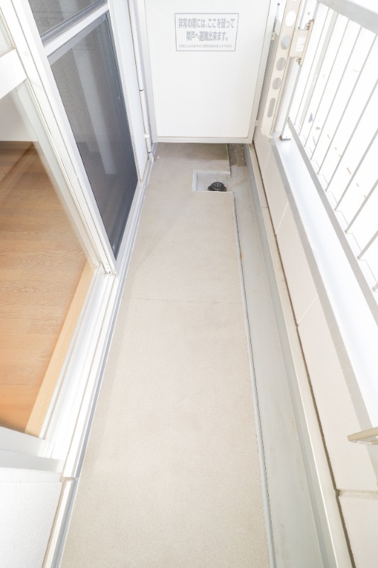 バルコニー　図面と現状に相違がある場合には現状を優先