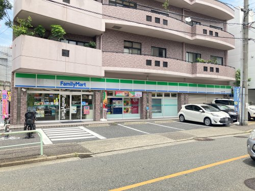 コンビニ　ファミリーマート 金山五丁目店（コンビニ）まで373m