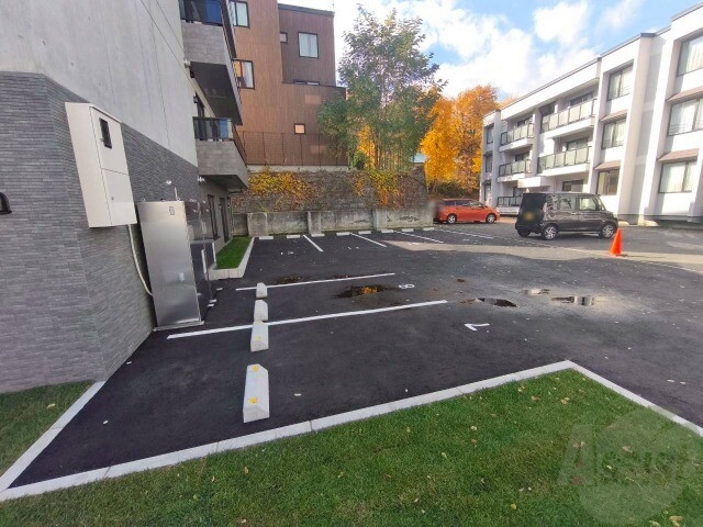 駐車場　駐車場