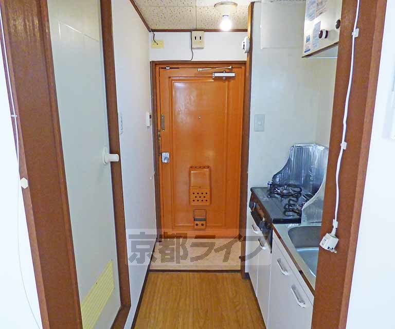 玄関　広々とした玄関です。