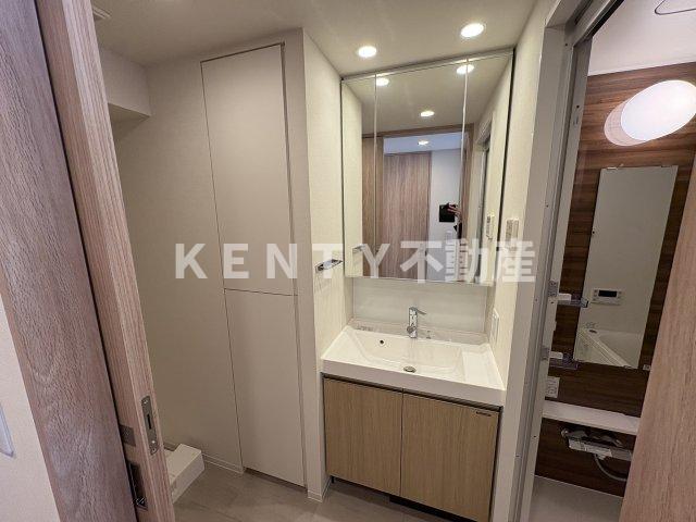 洗面設備　独立洗面化粧台付き