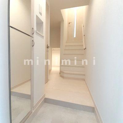 玄関　※写真は同シリーズ類似物件を含む為現況優先とさせて頂きます