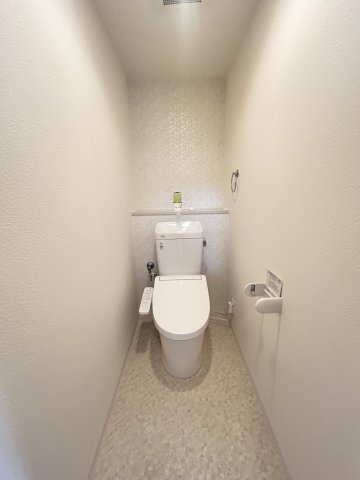 洗面設備　独立洗面台あり、毎朝おしゃれに忙しい女性の方におすすめです