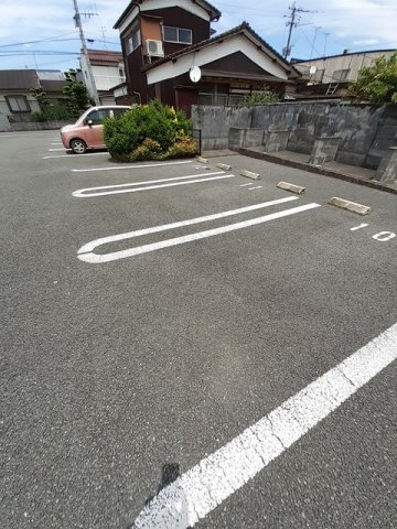 駐車場　駐車スペースもあります☆