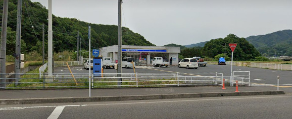 コンビニ　ローソン 三朝温泉店（コンビニ）まで212m