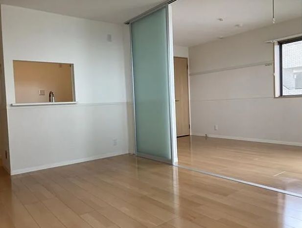 居室・リビング　※別部屋の参考写真です。