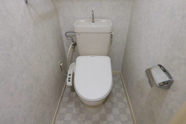 トイレ　※別部屋の参考写真となります。現状優先です。