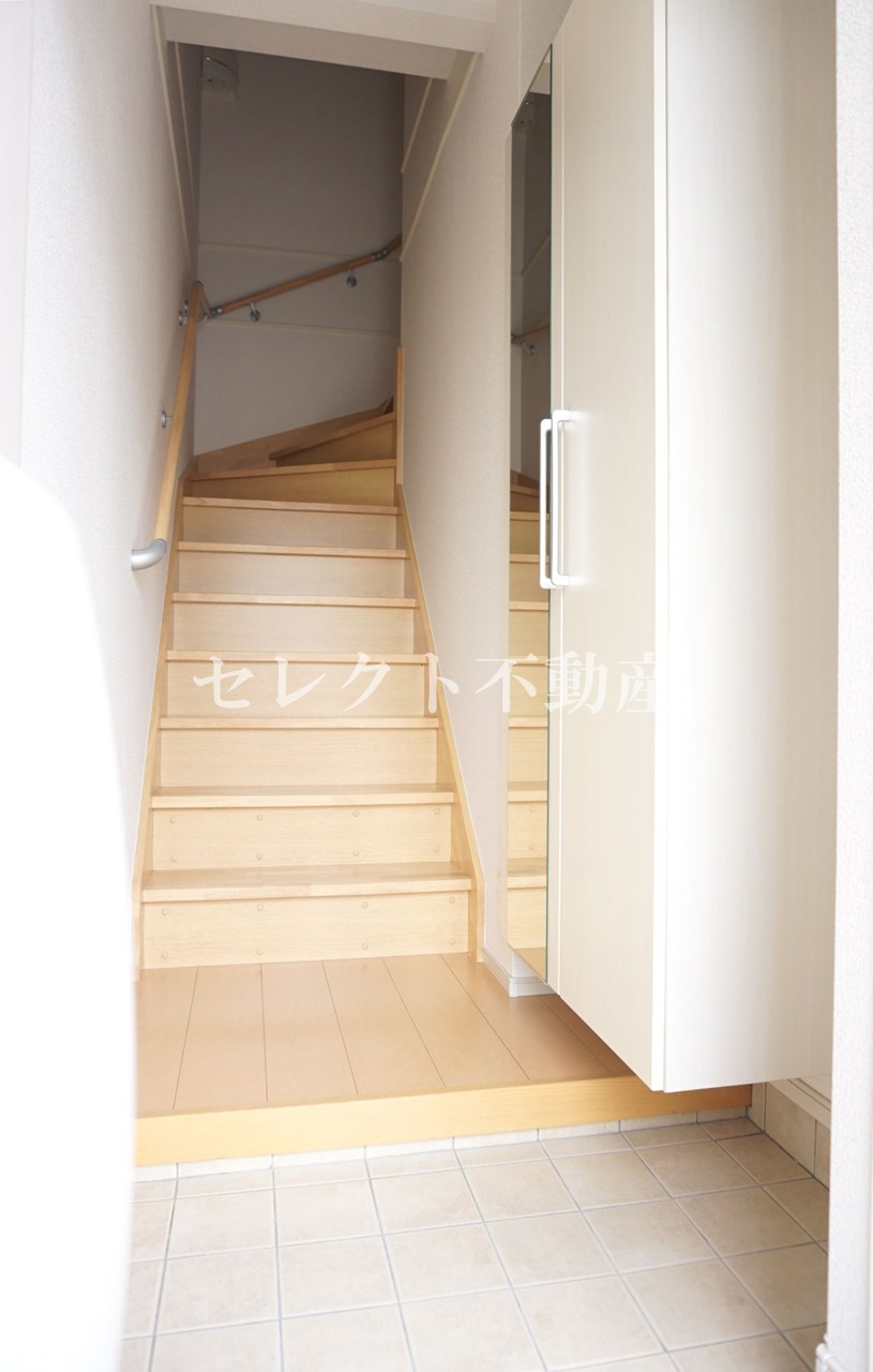 玄関　【アウローラIII】きれいな玄関です