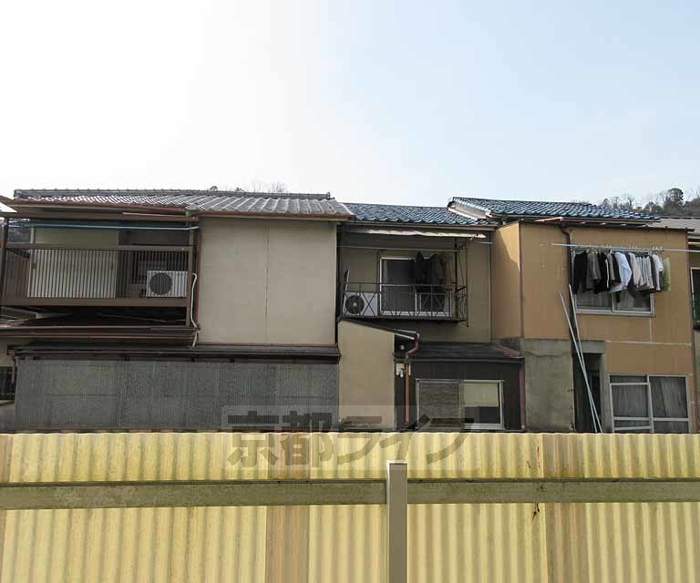 居室・リビング　ダイニング部分は、冷蔵庫等置いても充分使えそうです。