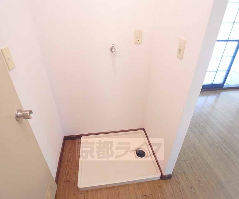 その他設備　洗濯機が室内置きです。