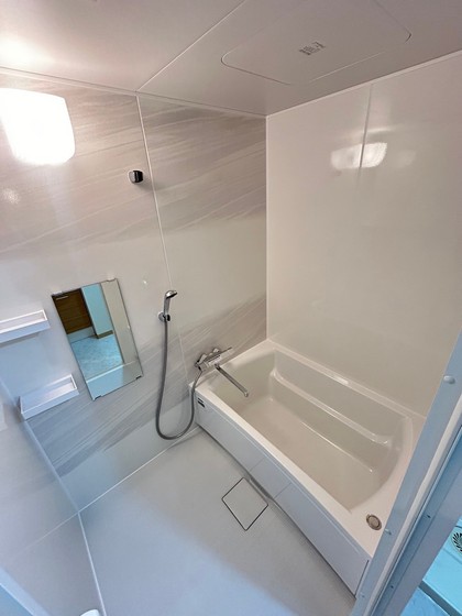 バス・シャワールーム　※別部屋の写真です