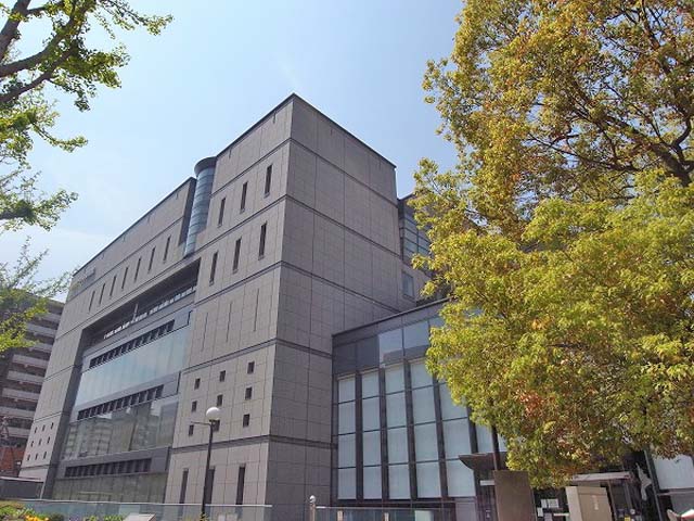図書館　大阪市立中央図書館（図書館）まで438m