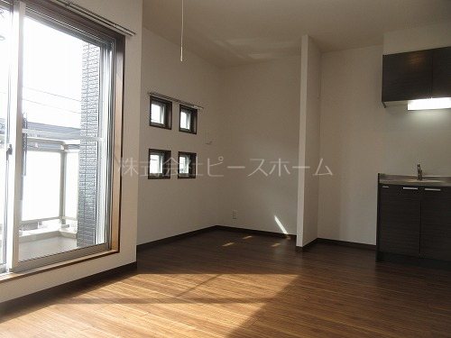 居室・リビング　※別号室参考写真