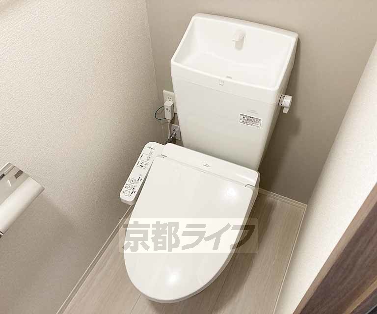 京阪石山坂本線 滋賀里駅 徒歩6分 3階建 築3年のトイレ写真