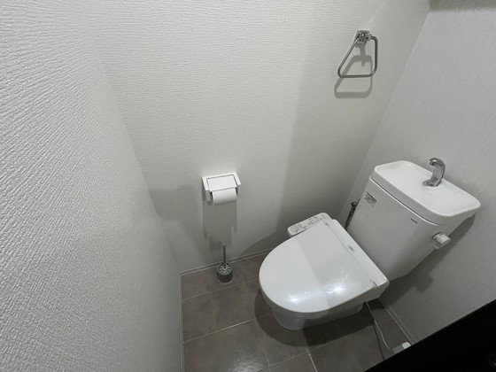 トイレ　※他部屋の写真です。現況優先。