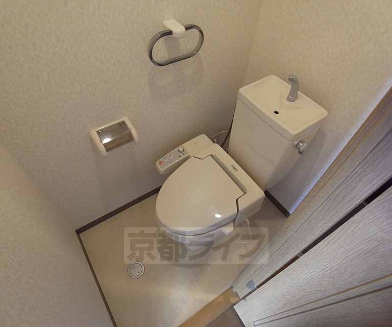 トイレ　ウォシュレットついてます！