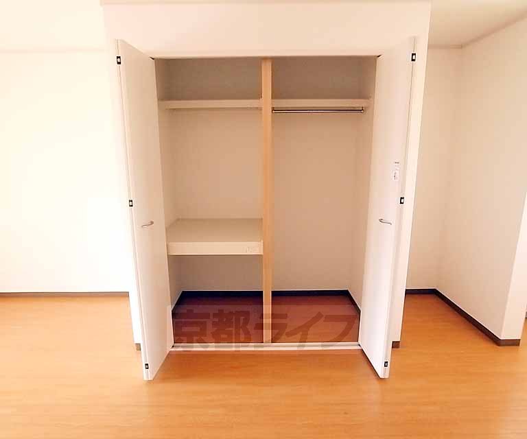 収納　部屋の真ん中にある収納です