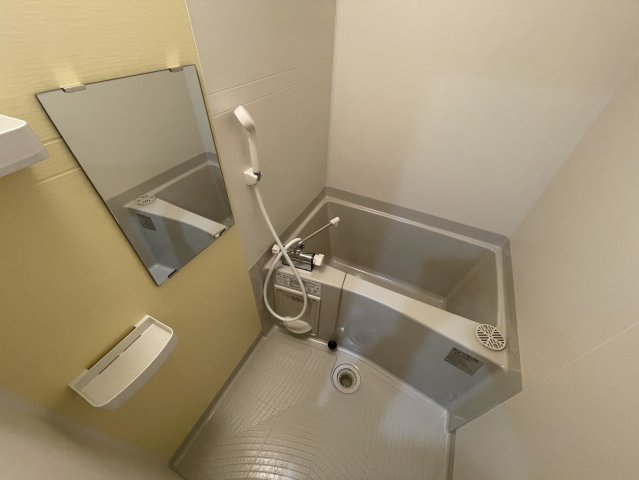 バス・シャワールーム　同物件別部屋写真