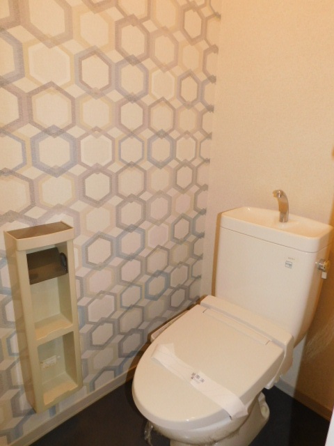 トイレ　温水洗浄便座