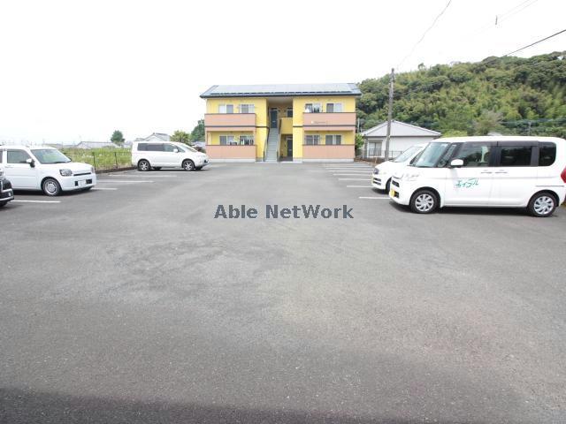 駐車場　駐車場