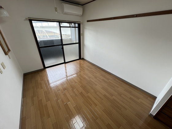 居室・リビング　※別部屋の写真です