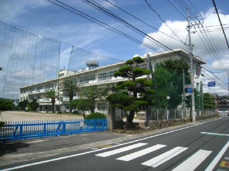 小学校　倉敷市立船穂小学校（小学校）まで927m