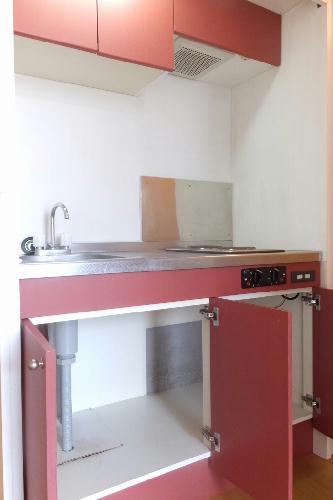 キッチン　２口電気コンロ設置済み