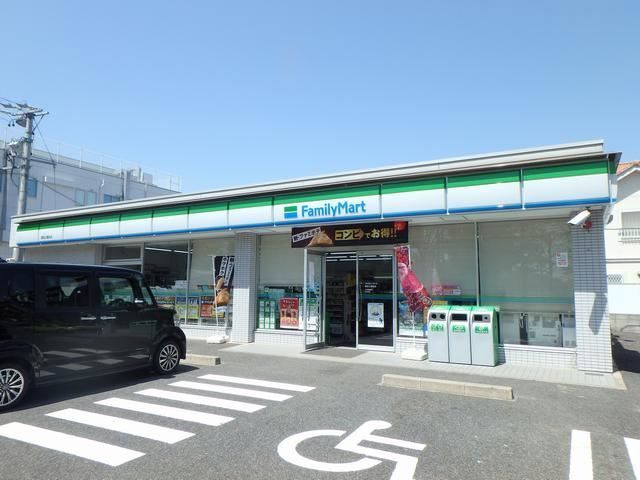 コンビニ　ファミリーマート朝宮公園前店（コンビニ）まで419m